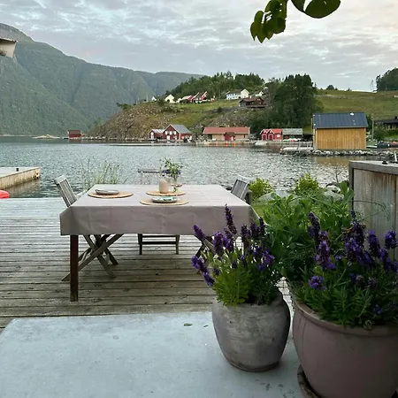 Country With And Dock In 펜션 *