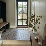 Country With And Dock In بيت للعطل *